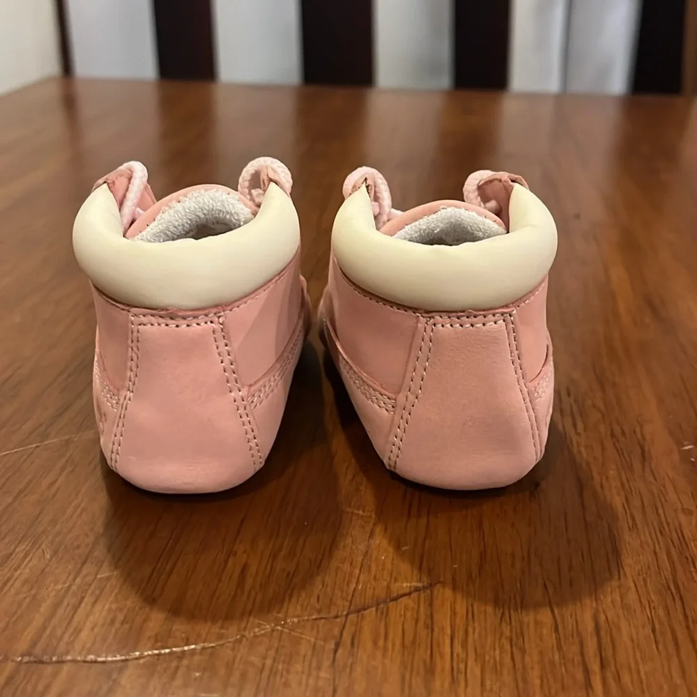 Timberland Infant Baby Crib Booties Boots Crib Shoes Girls Size 1 - 3/6 Months